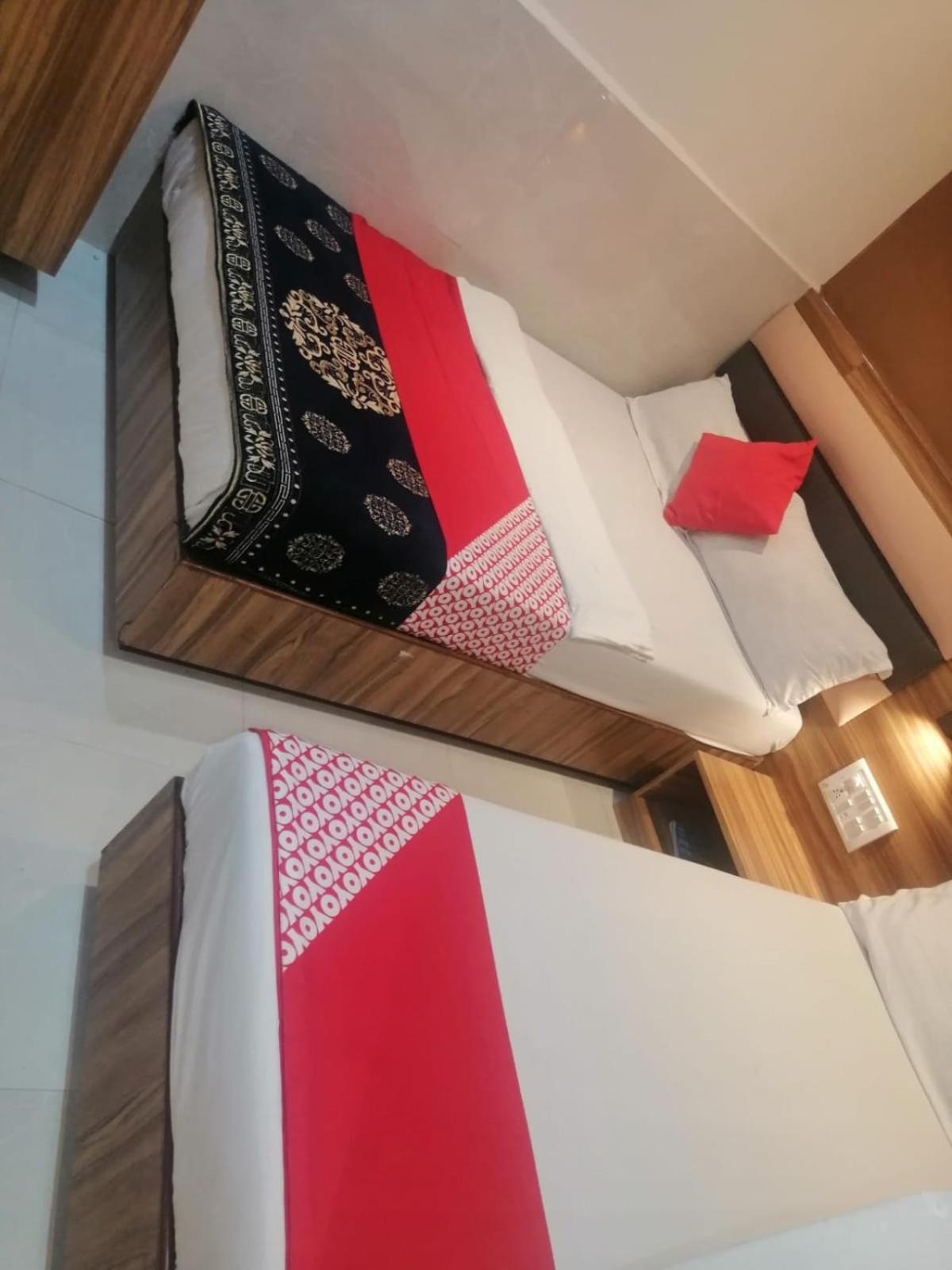 Ruby Hotel Mumbai Bagian luar foto